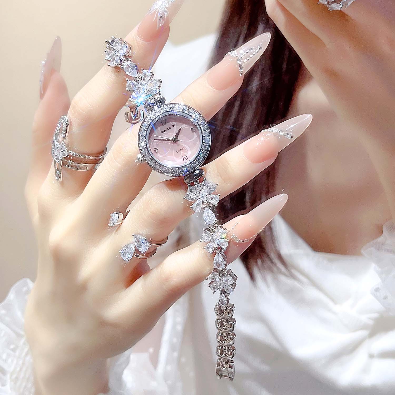 Женские часы-браслет с бабочко – обзор и цена Luxury X I Watch