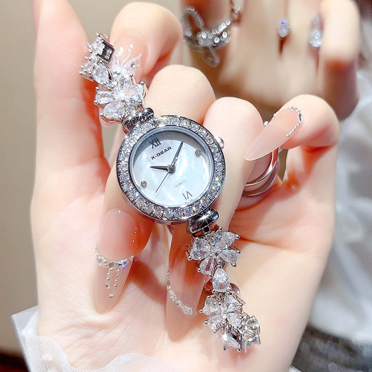 Женские часы-браслет с бабочко – обзор и цена Luxury X I Watch